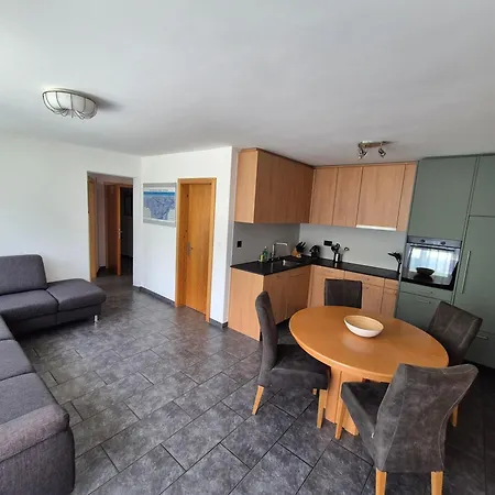 Chasa Aquileia Scuol - Bergblick, Komfort, 6 Pers, Zentral, Terrasse, Gratis Parken, Wlan * Scuol