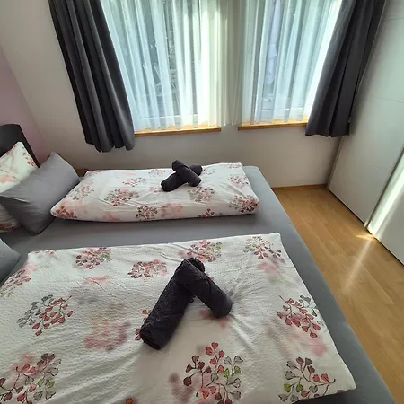 Chasa Aquileia Scuol - Bergblick, Komfort, 6 Pers, Zentral, Terrasse, Gratis Parken, Wlan Apartment *