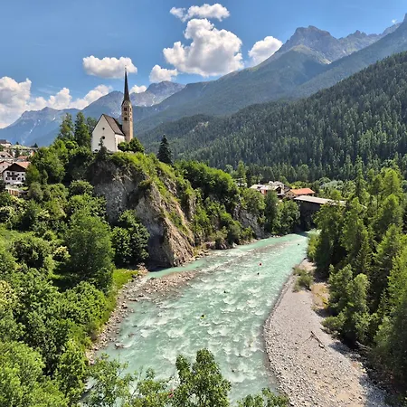 Chasa Aquileia Scuol - Bergblick, Komfort, 6 Pers, Zentral, Terrasse, Gratis Parken, Wlan Apartment Scuol