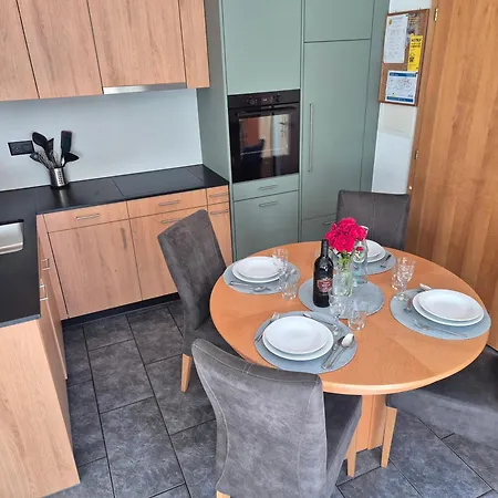 Chasa Aquileia - Bergblick, Komfort, 6 Pers, Zentral, Terrasse, Gratis Parken, Wlan