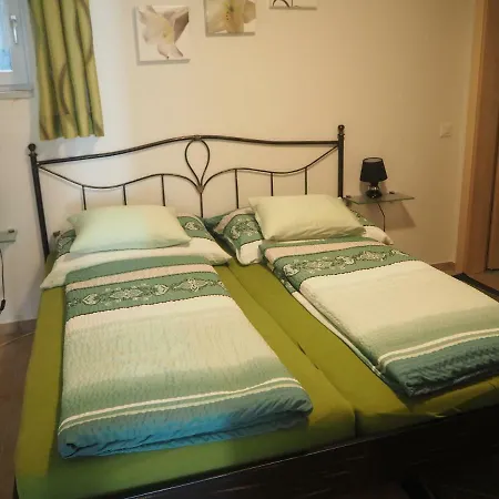 Chasa Aquileia Scuol - Bergblick, Komfort, 6 Pers, Zentral, Terrasse, Gratis Parken, Wlan